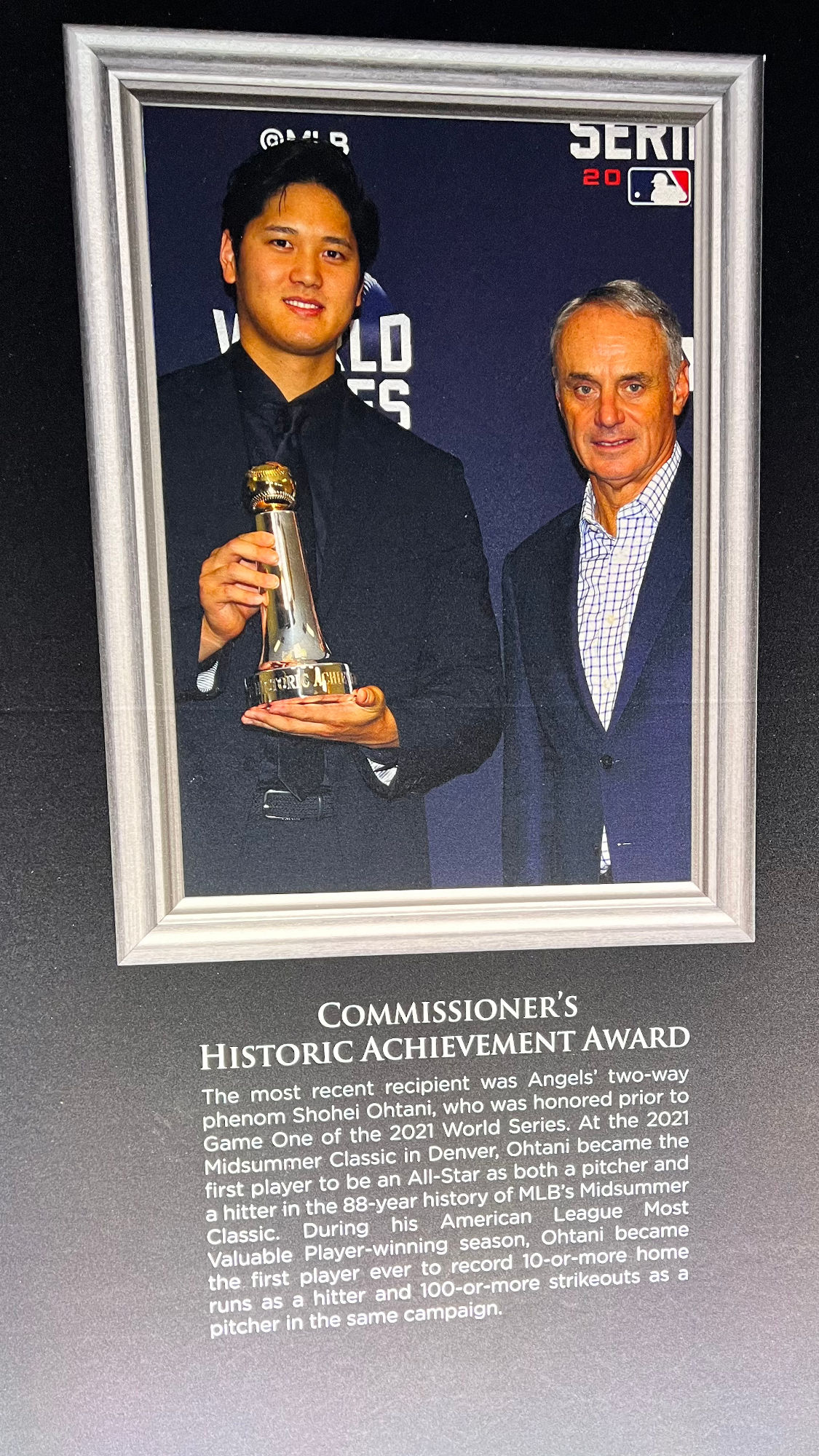 MLB Trophy Commissioner's Historic Achievement Award