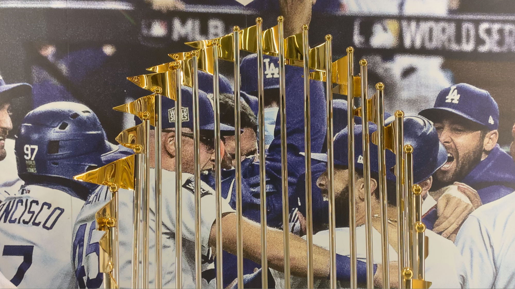 Dodgers The Commissioner's Trophy