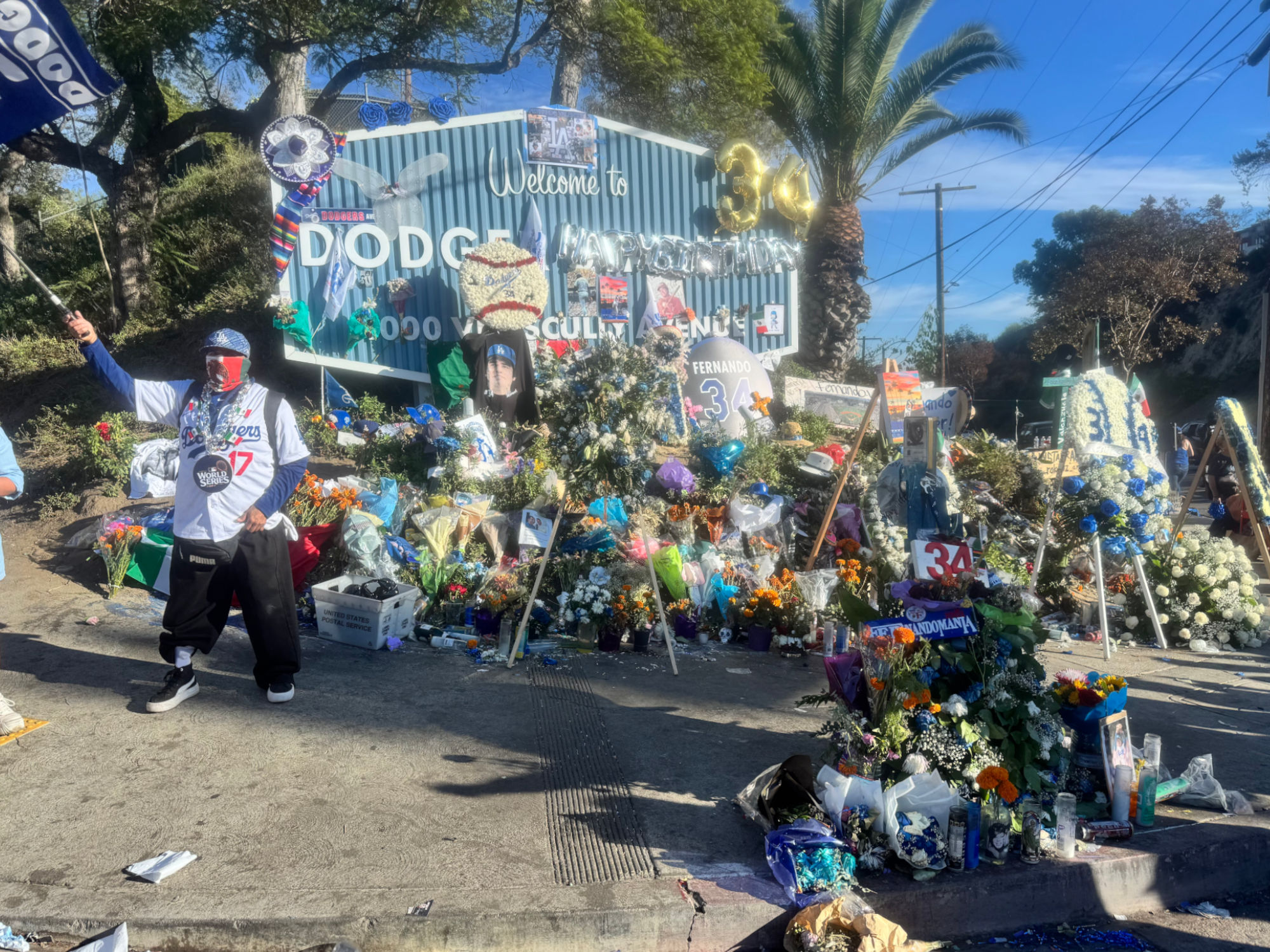 Fernando Valenzuela 34 Stadium Memorial