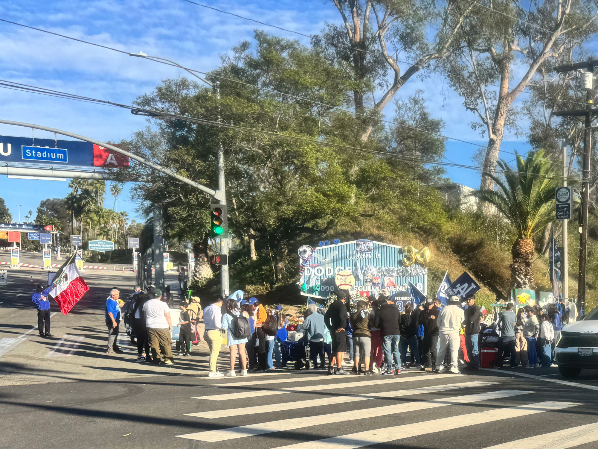 Fernando Valenzuela Stadium Way Memorial