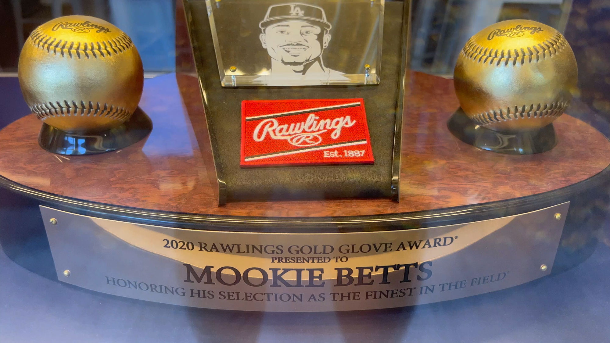 Gold Glove Award Mookie Betts 2020