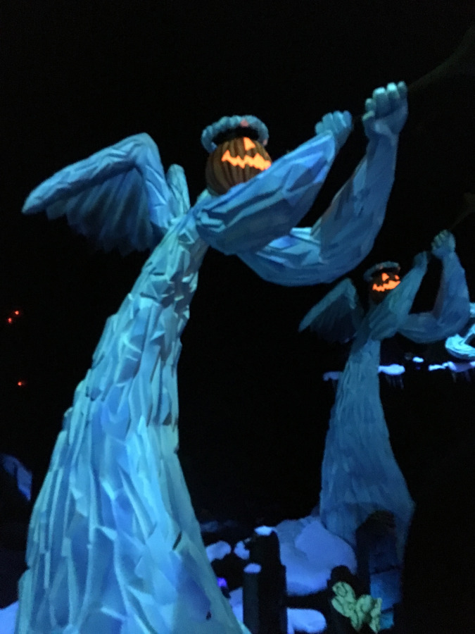 Disneyland Scary Christmas Haunted Masion