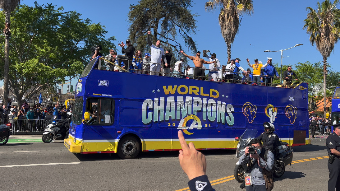 Los Angeles Rams Parade First Bus