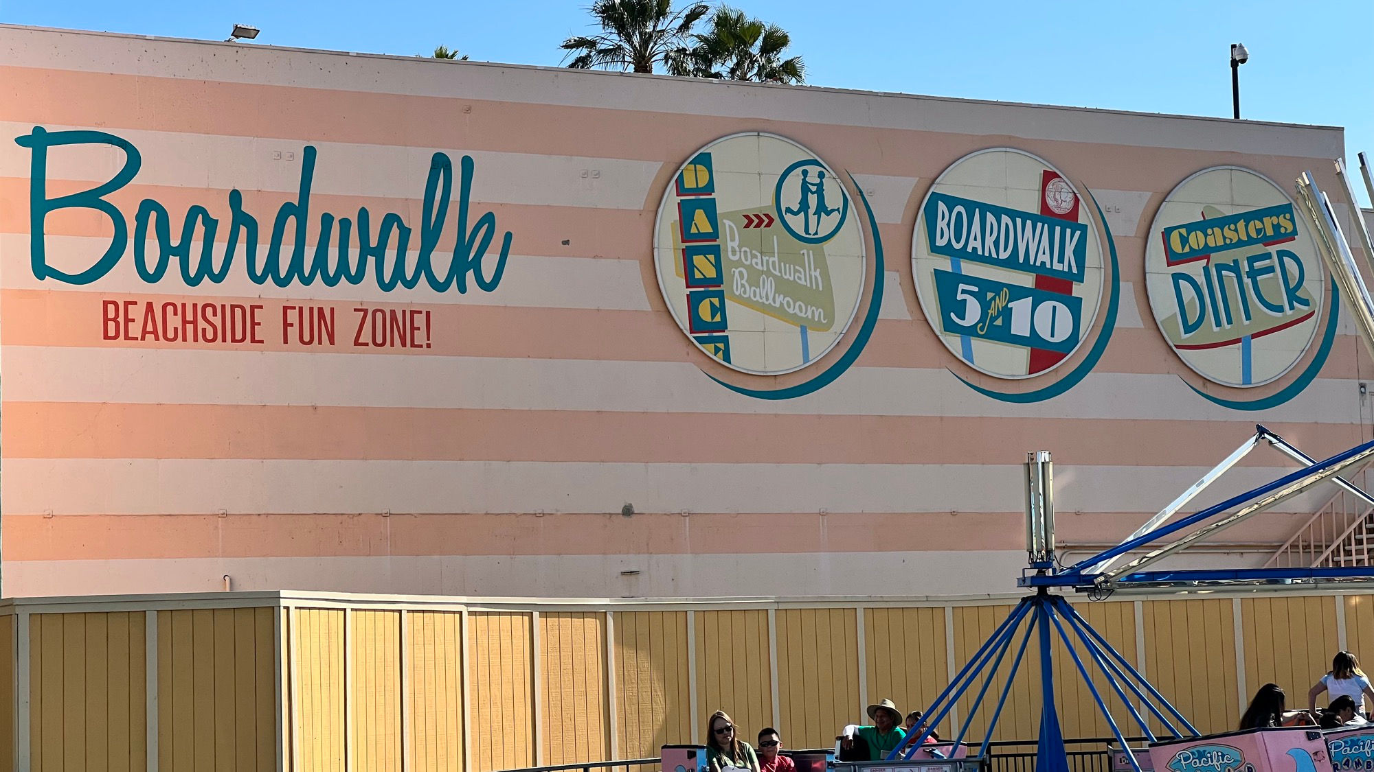 Knott's Berry Farm Beachside Fun Zone