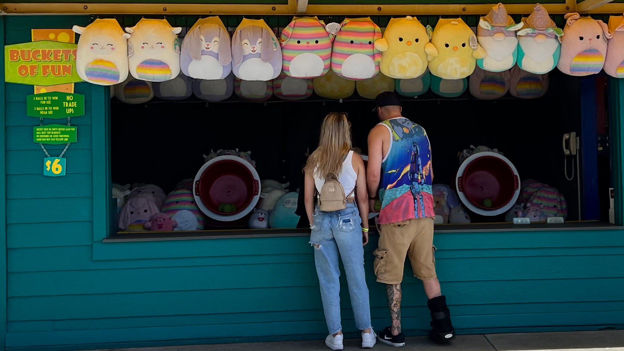 Knott's Berry Farm Buckets of Fun