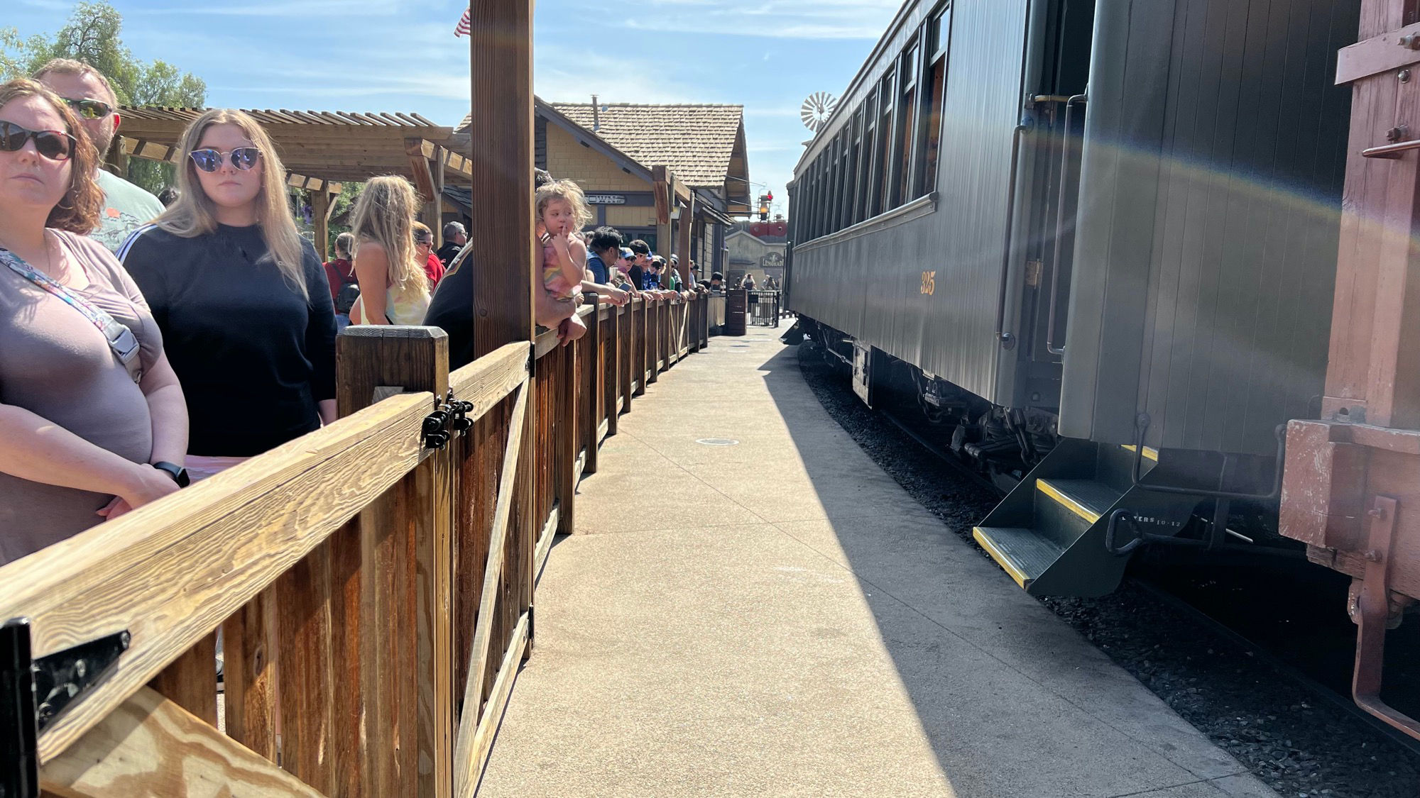 Calico Railroad Queue