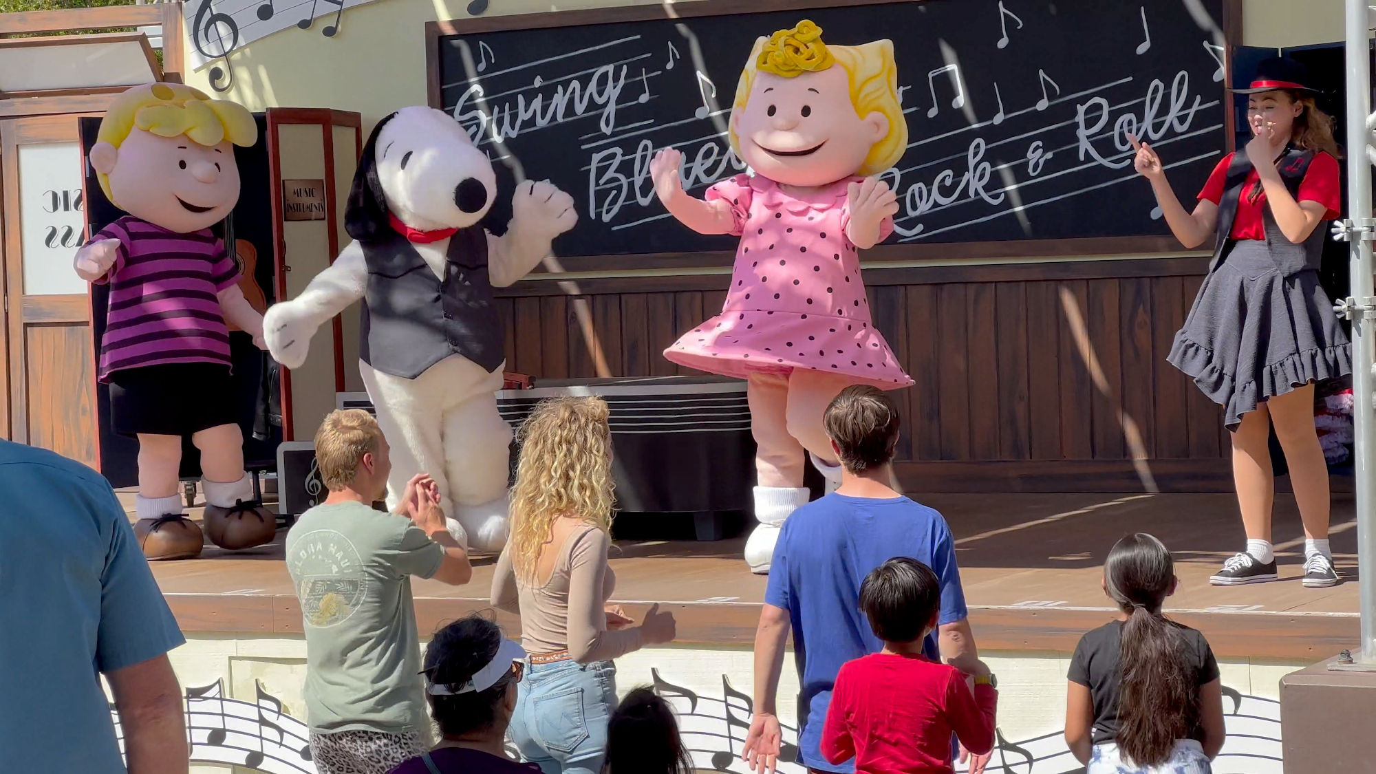 Knott's Berry Farm Camp Snoopy Theater