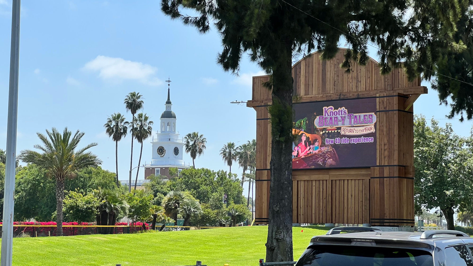 View of Independence Hall from the entrance to Knott's