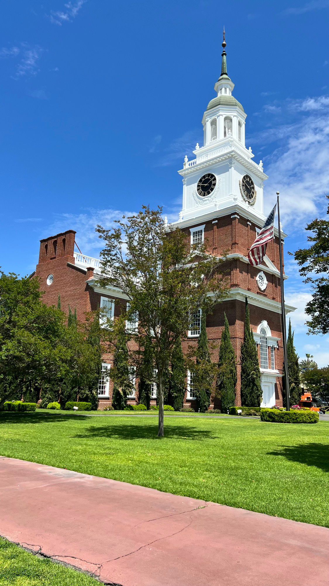 Independence Hall view from the Minute Man