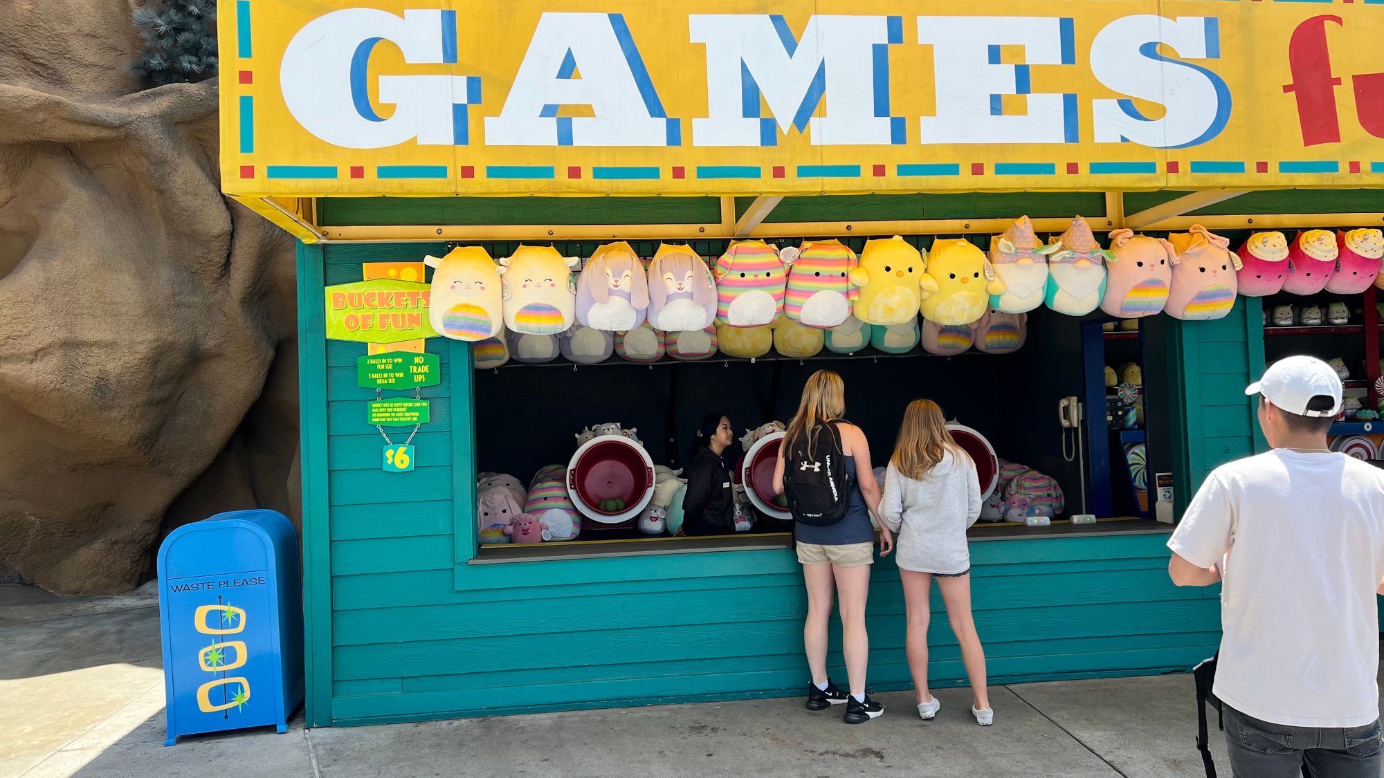 Knott's Berry Farm Buckets of Fun