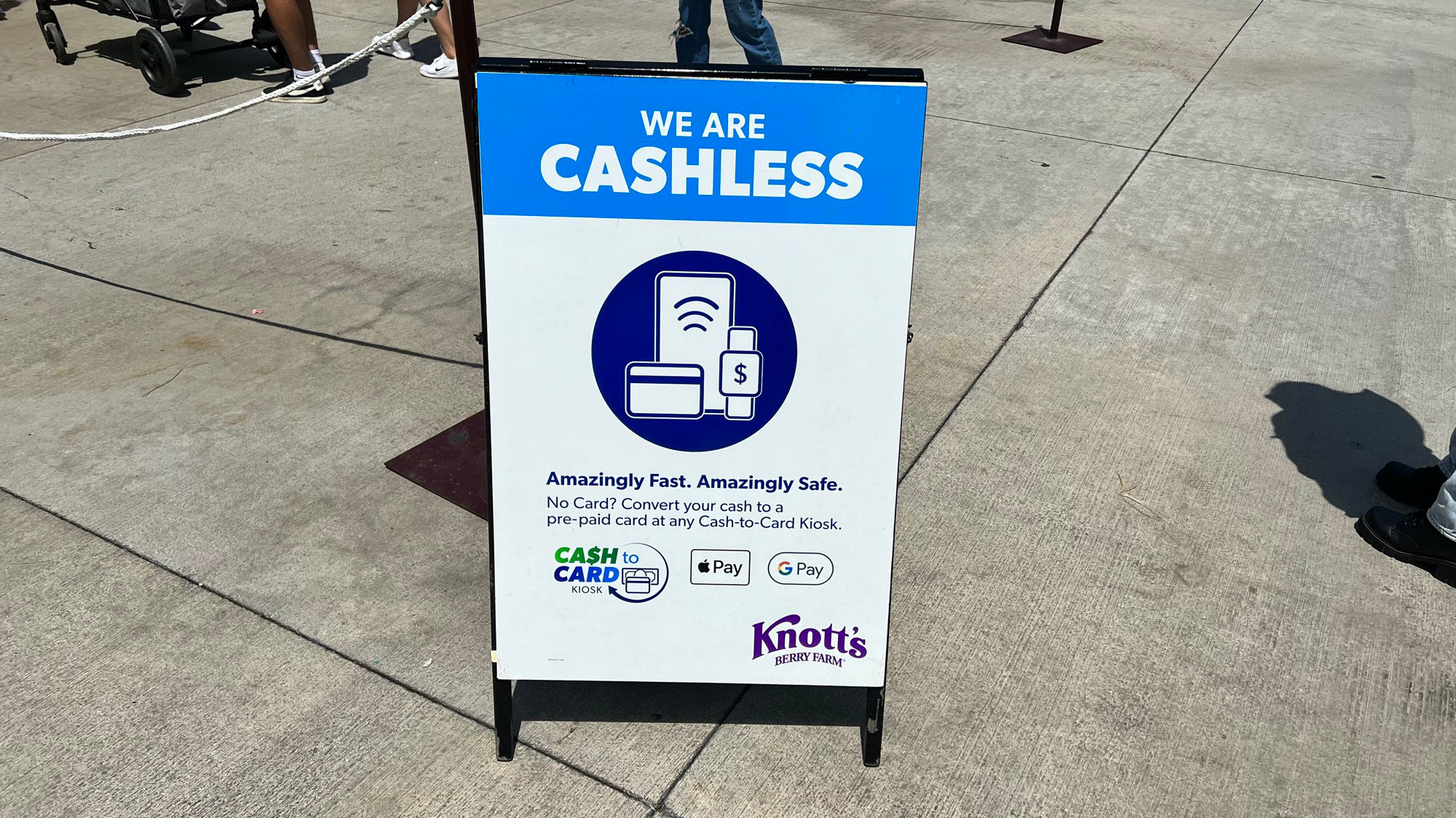 Knott's Berry Farm Cashless