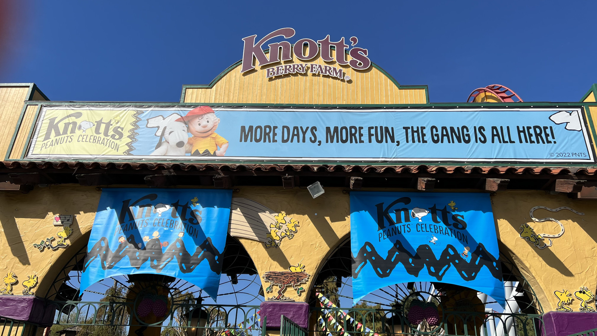 Knott's Berry Farm Entrance