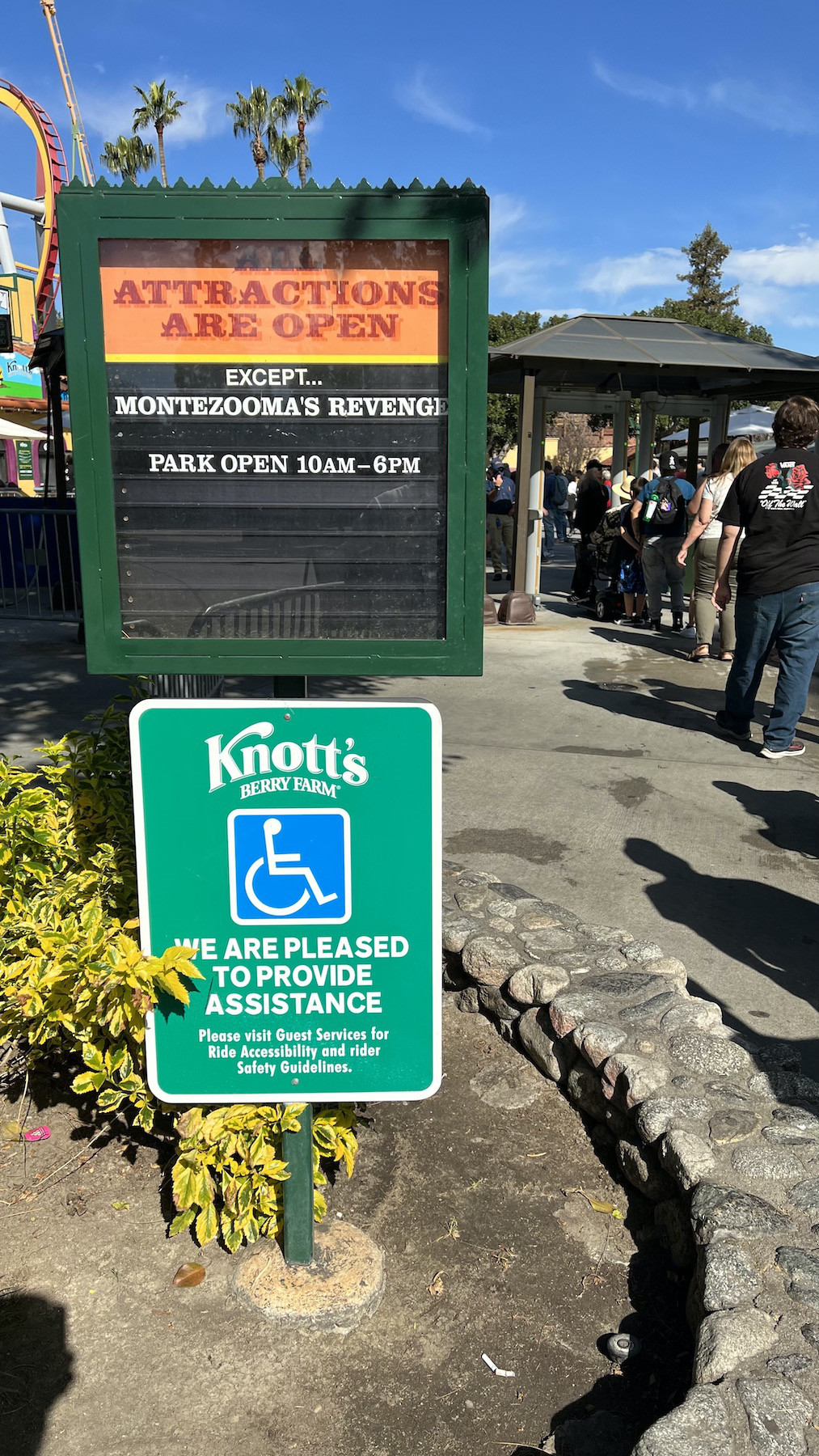 Knott's Berry Farm Weekday Hours 10am - 6pm