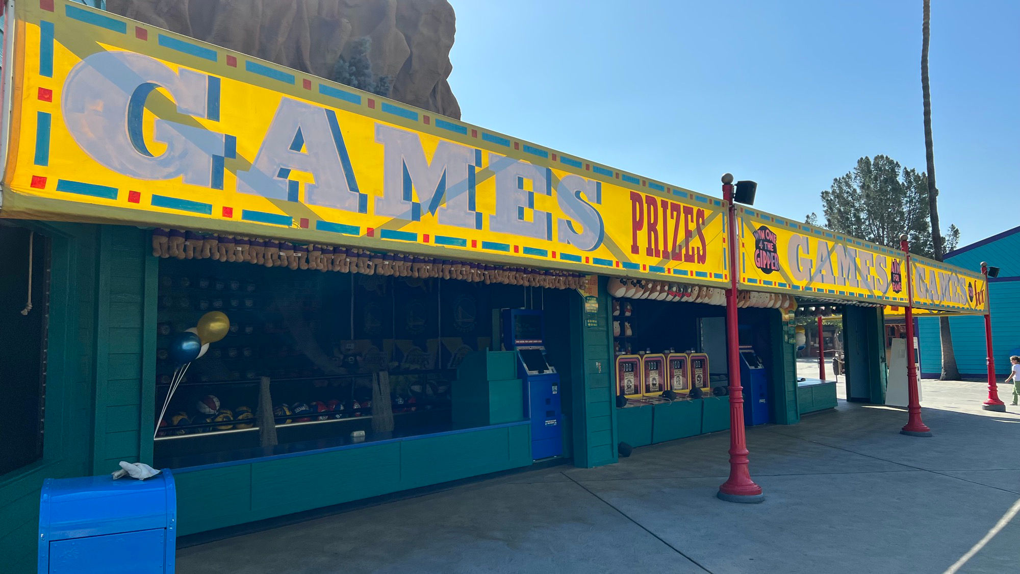 Knotts Berry Farm CARNIVAL GAMES