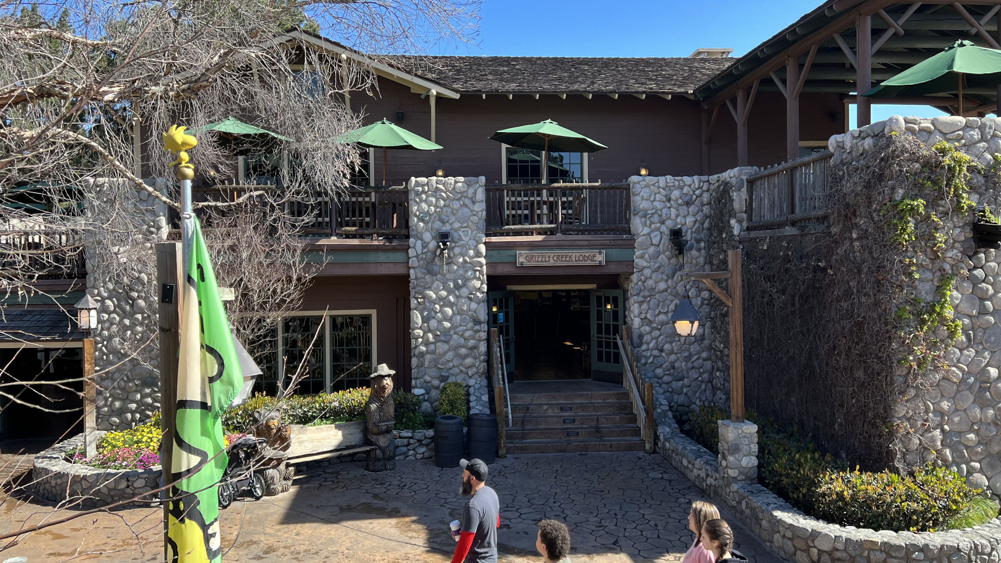 Knott's Berry Farm Grizzly Creek Lodge