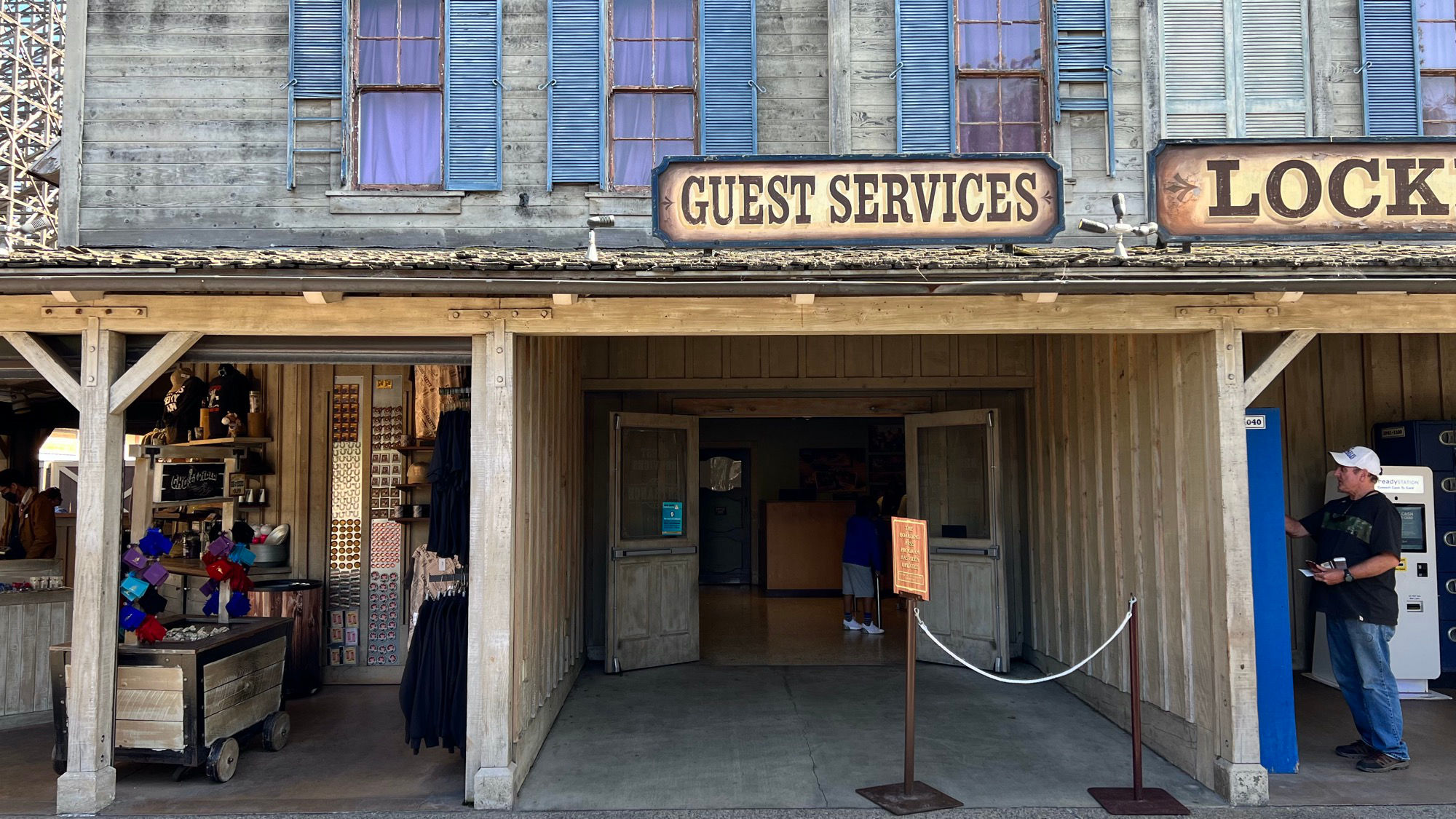 Knott's Berry Farm Guest Services