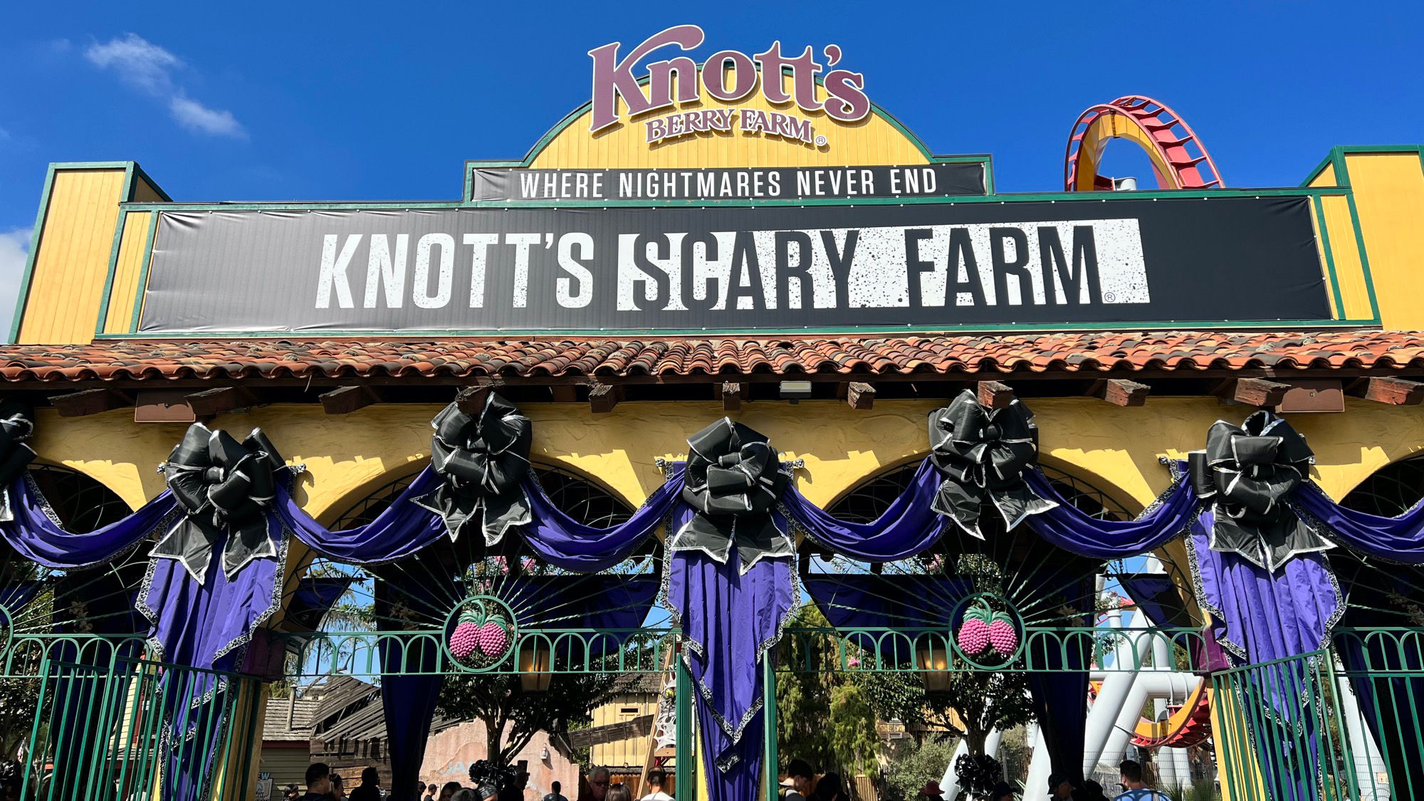 Knott's Berry Farm Scary Farm Entrance