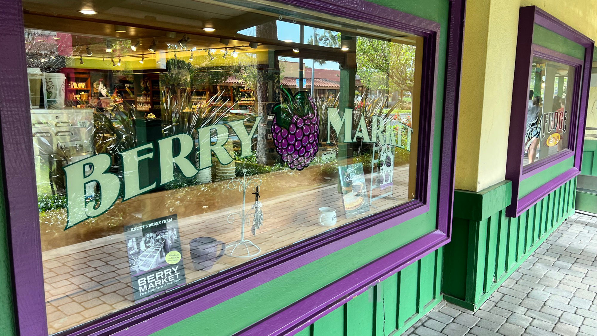 Berry Market Window