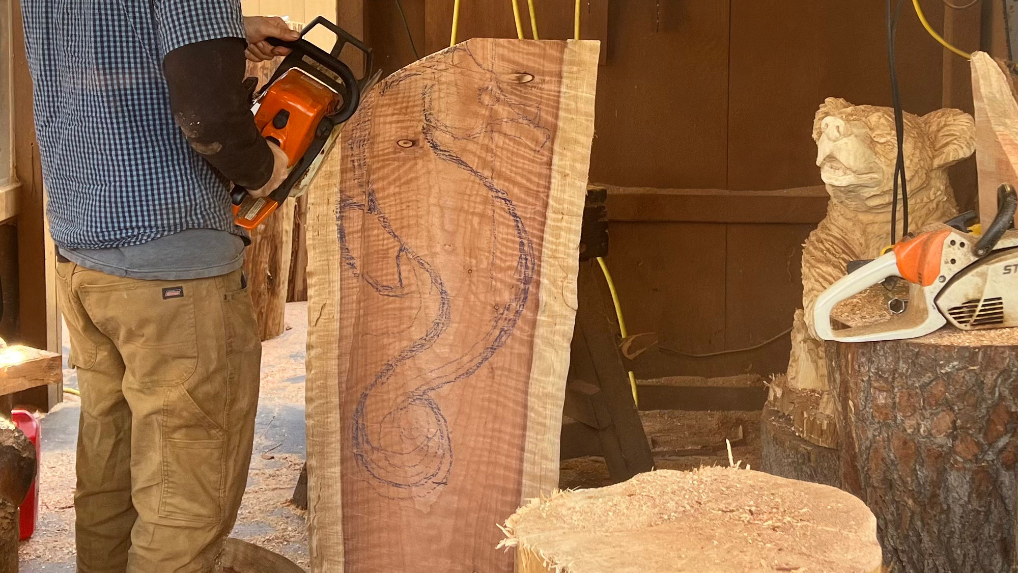 Nate Art Chainsaw Carving