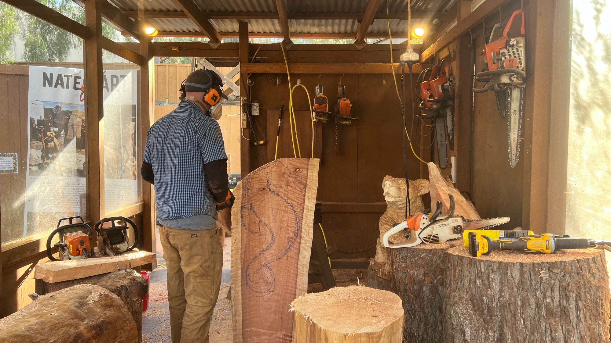 Nate Art Chainsaw Carving