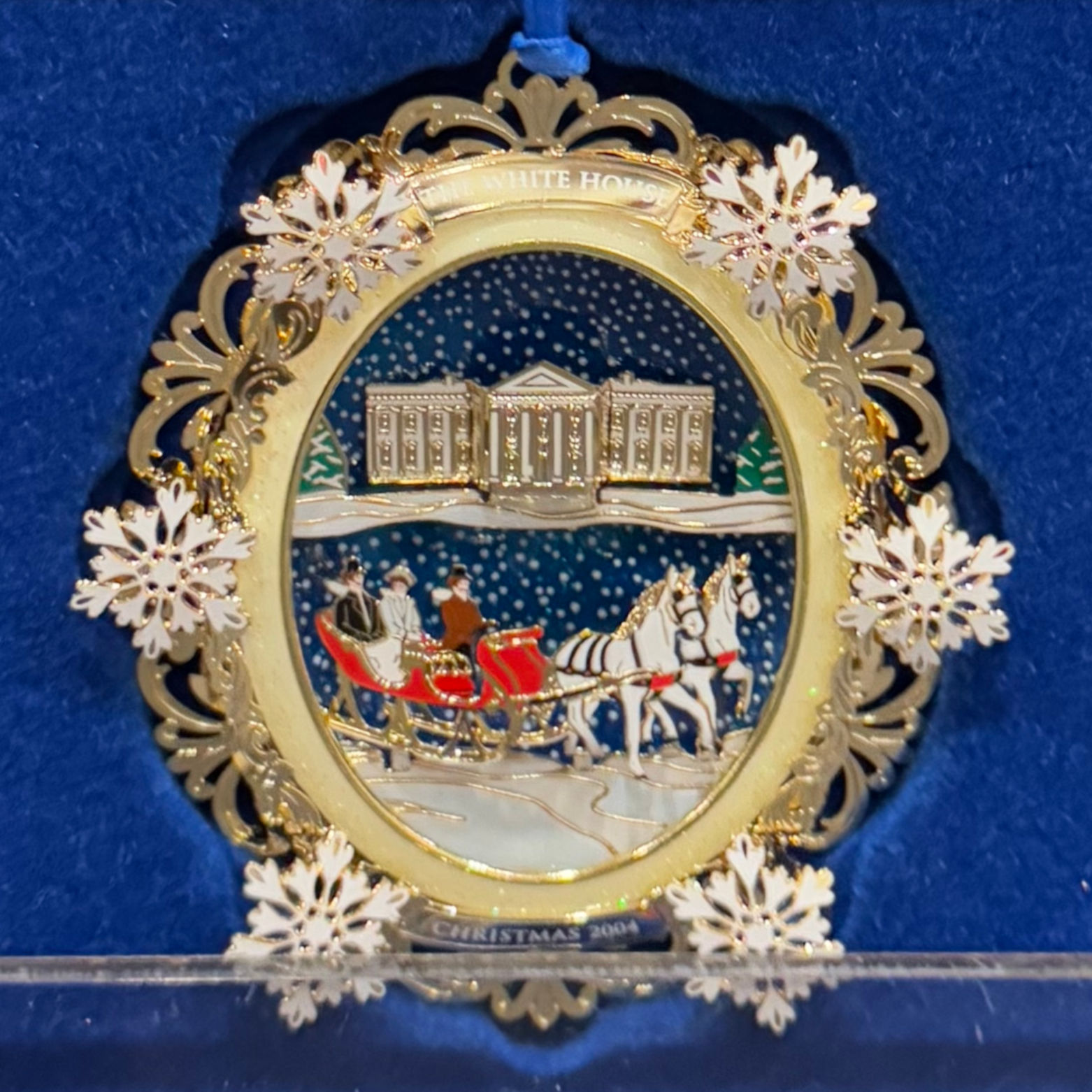 White House Christmas Ornament 2004