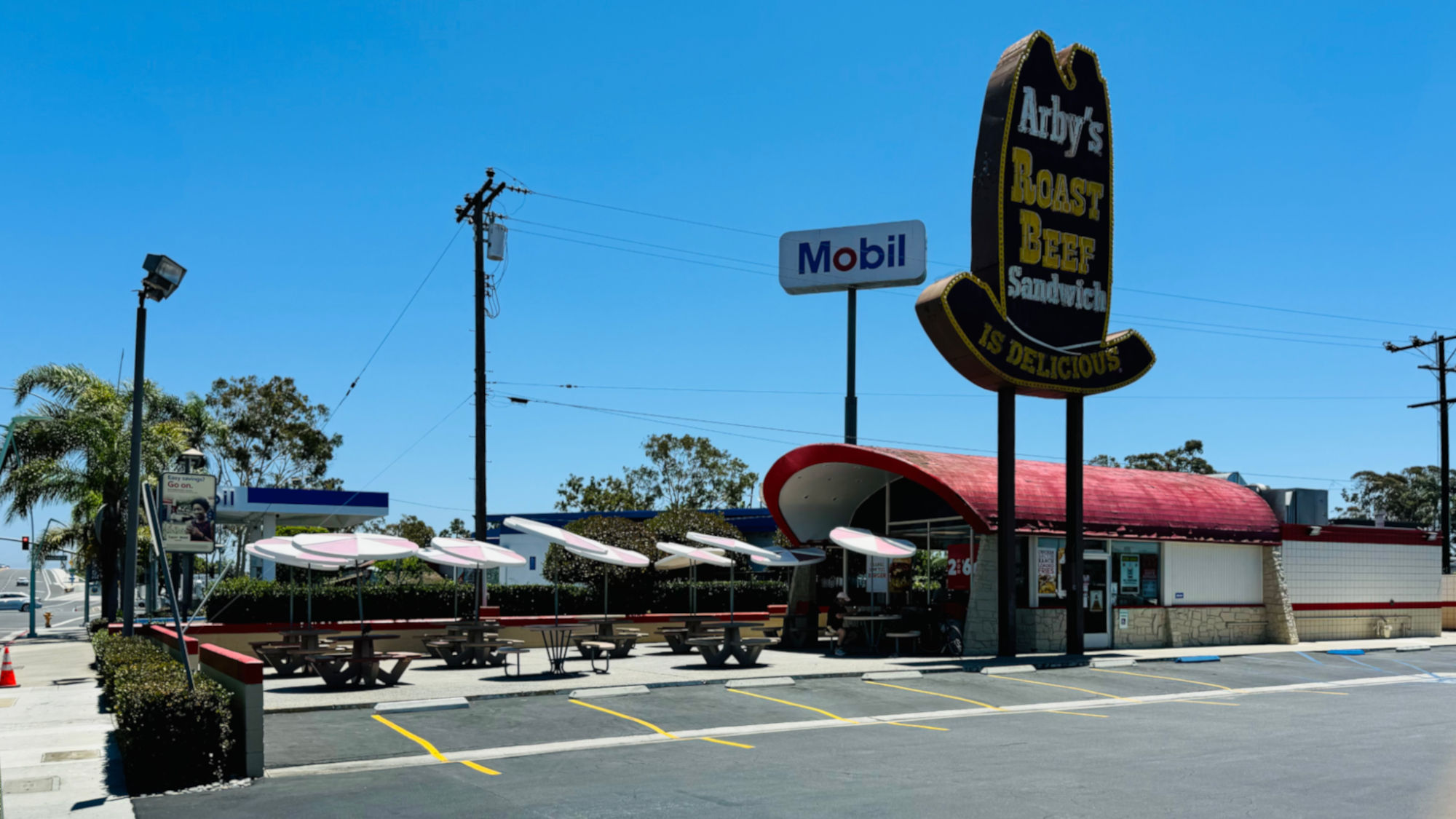 Arby's Huntington Beach Conestoga Wagon Building