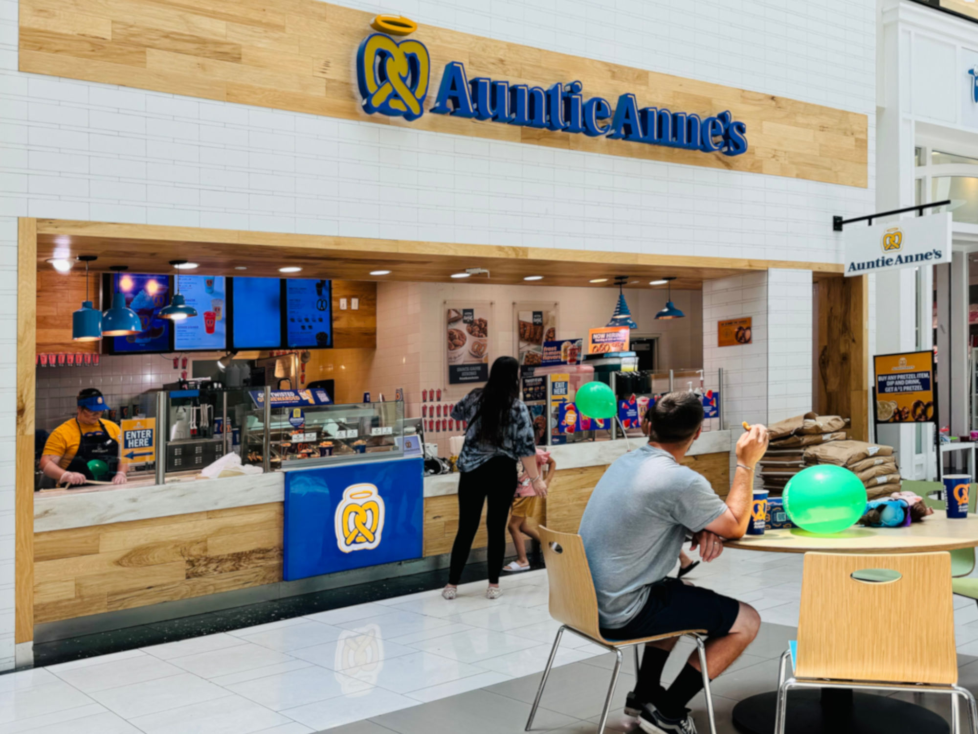 Auntie Anne's Northridge Mall Level 1