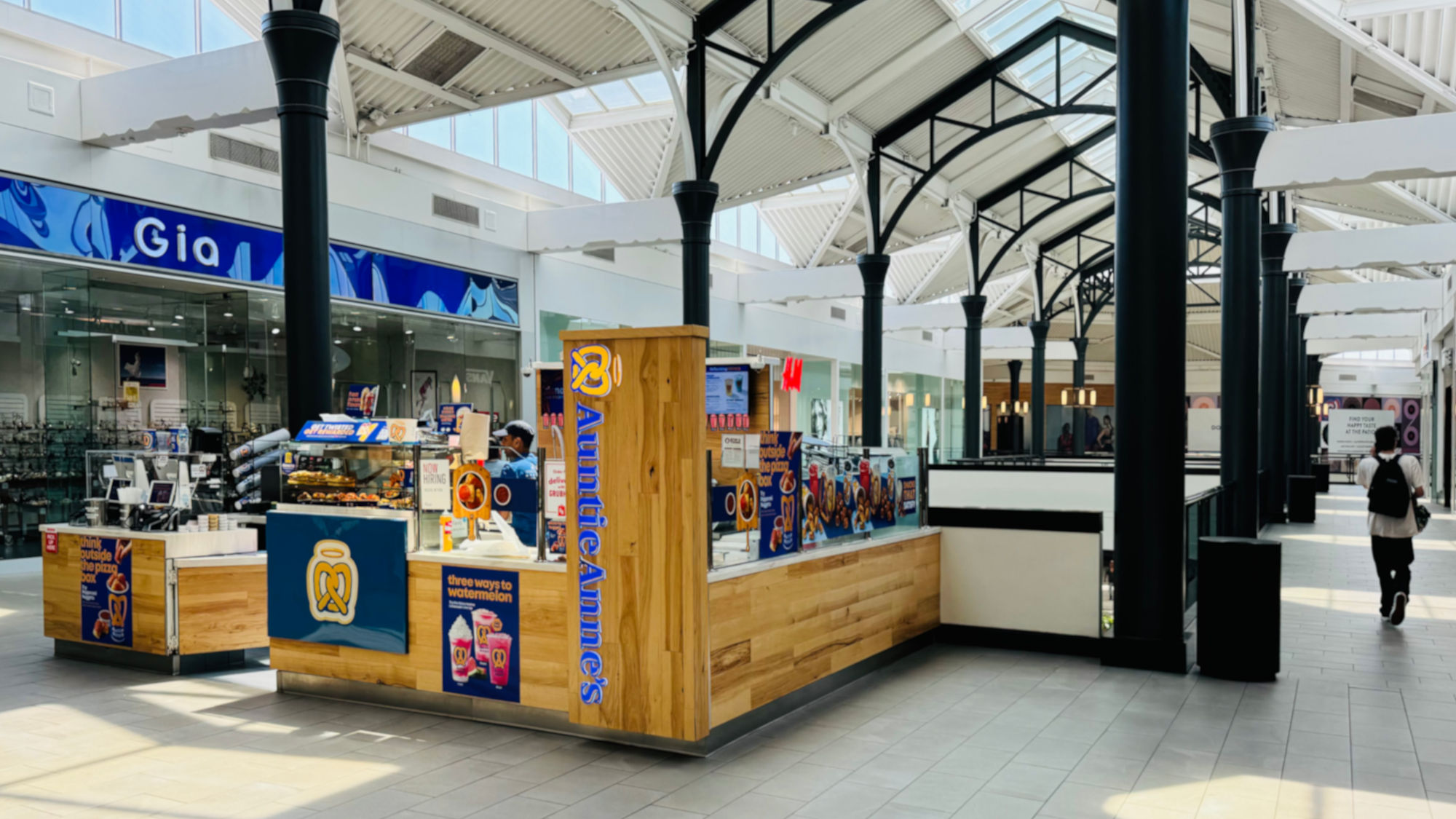 Auntie Anne's Valencia Town Center