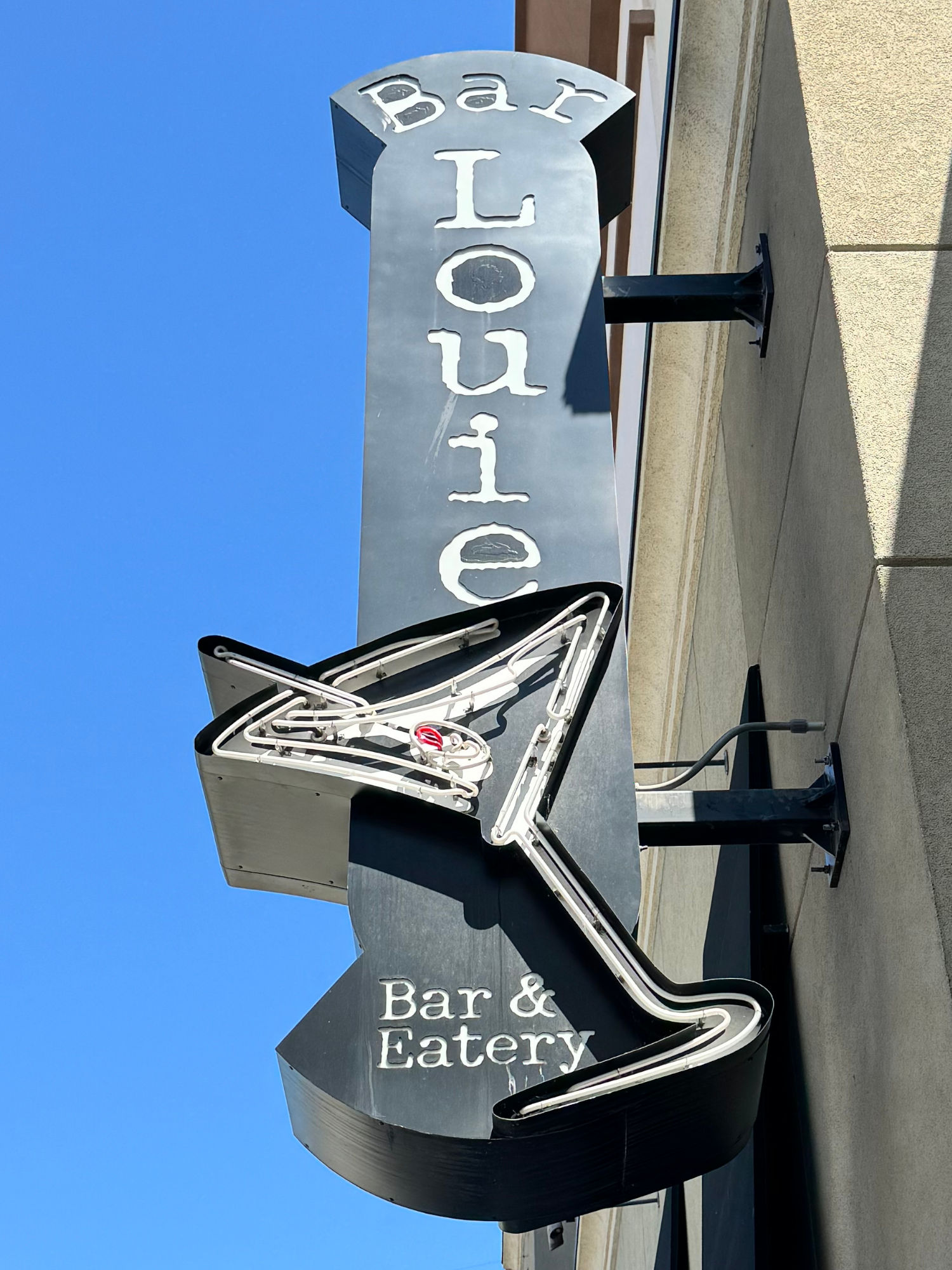 Bar Louie Neon Sign