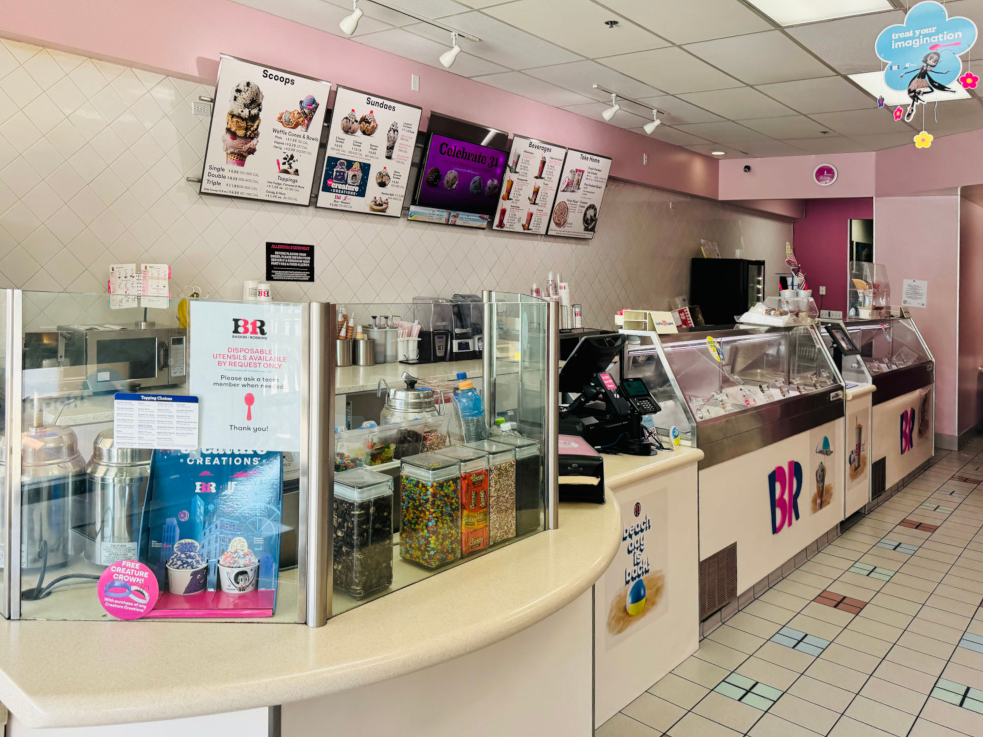 Baskin-Robbins Simi Counter