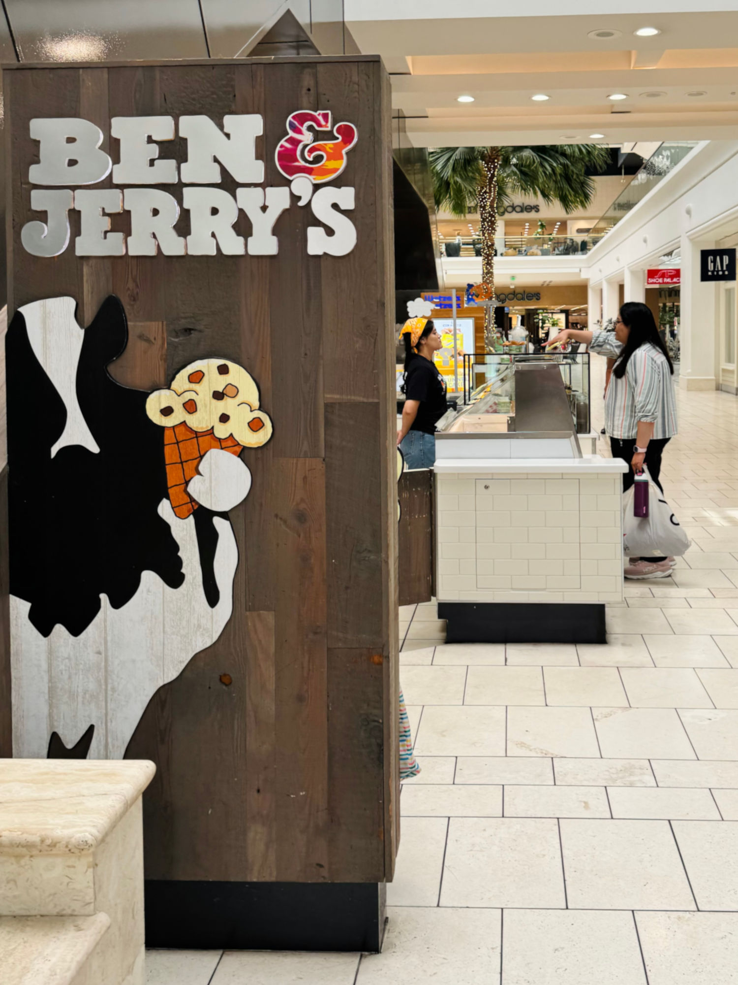 Ben & Jerry's Sherman Oaks Kiosk