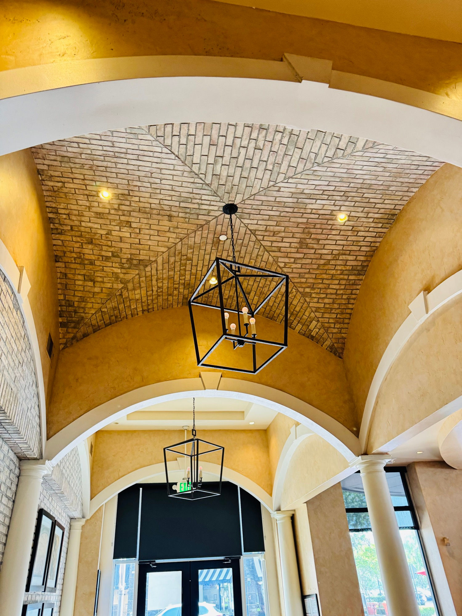 Brio Italian Grille Vaulted Ceiling