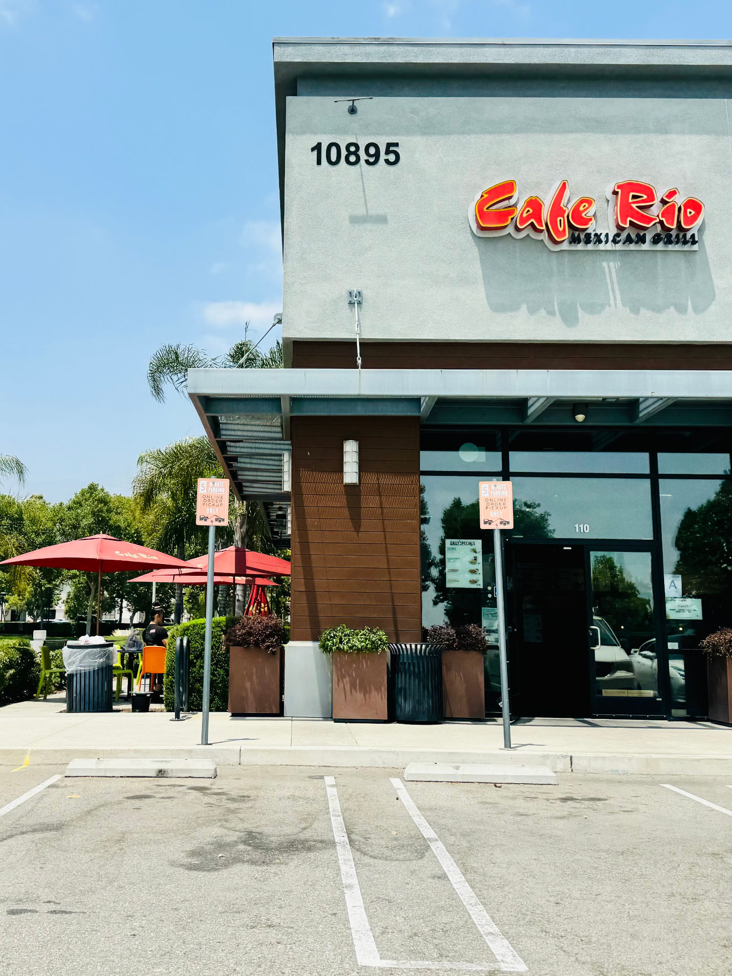 Cafe Rio Rancho Cucamonga Patio