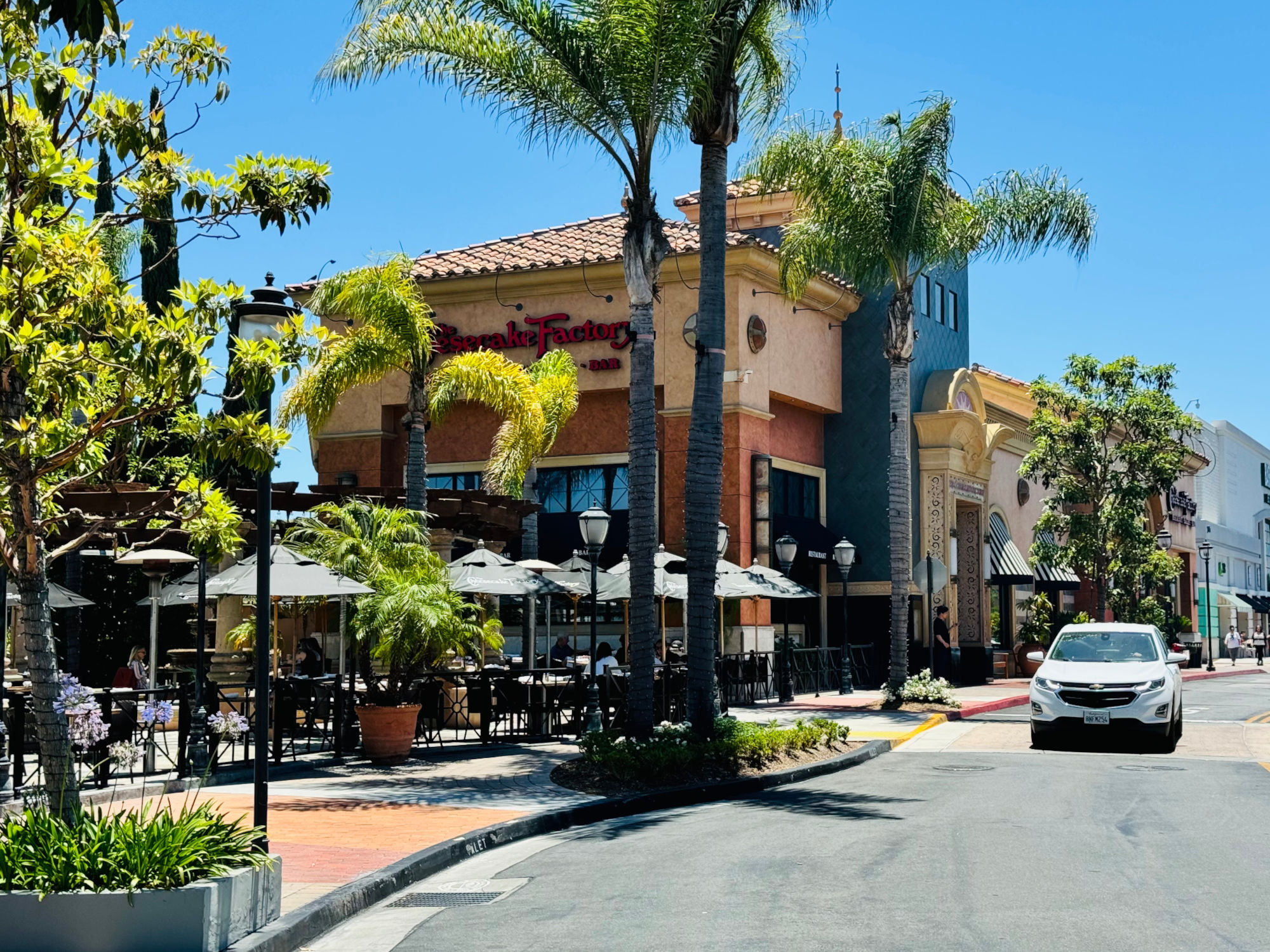 Cheesecake Factory Huntington Beach Patio