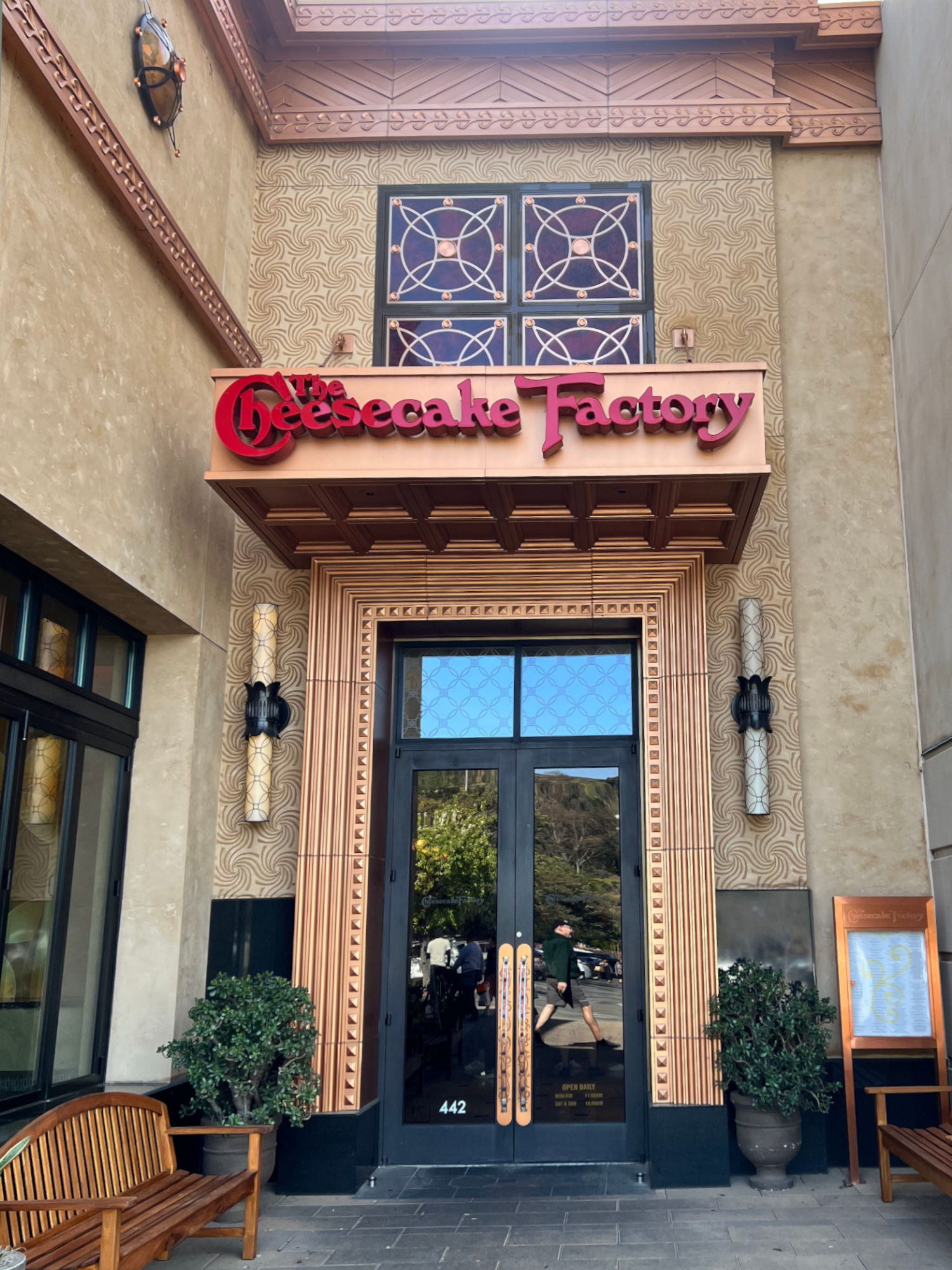 Cheesecake Factory Outside Entrance