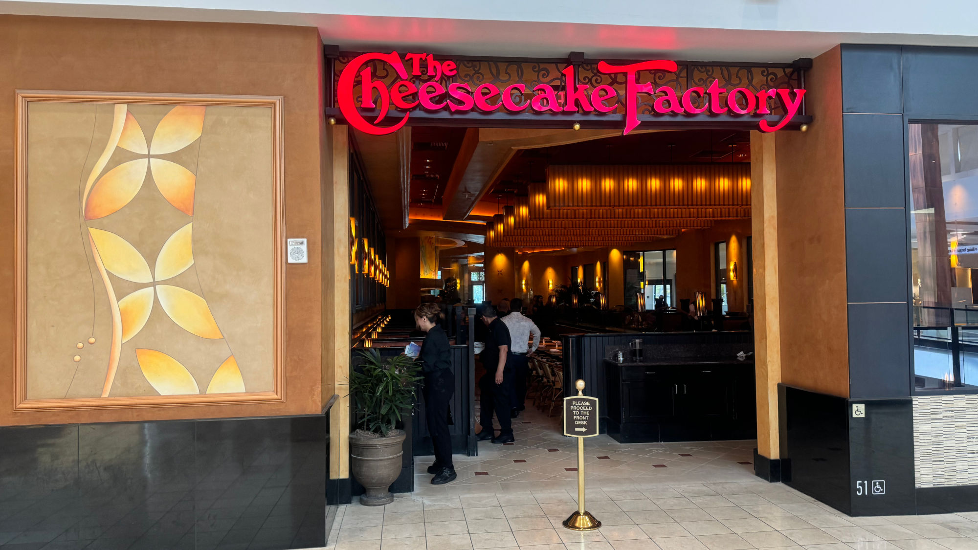 Cheesecake Factory Topanga Plaza