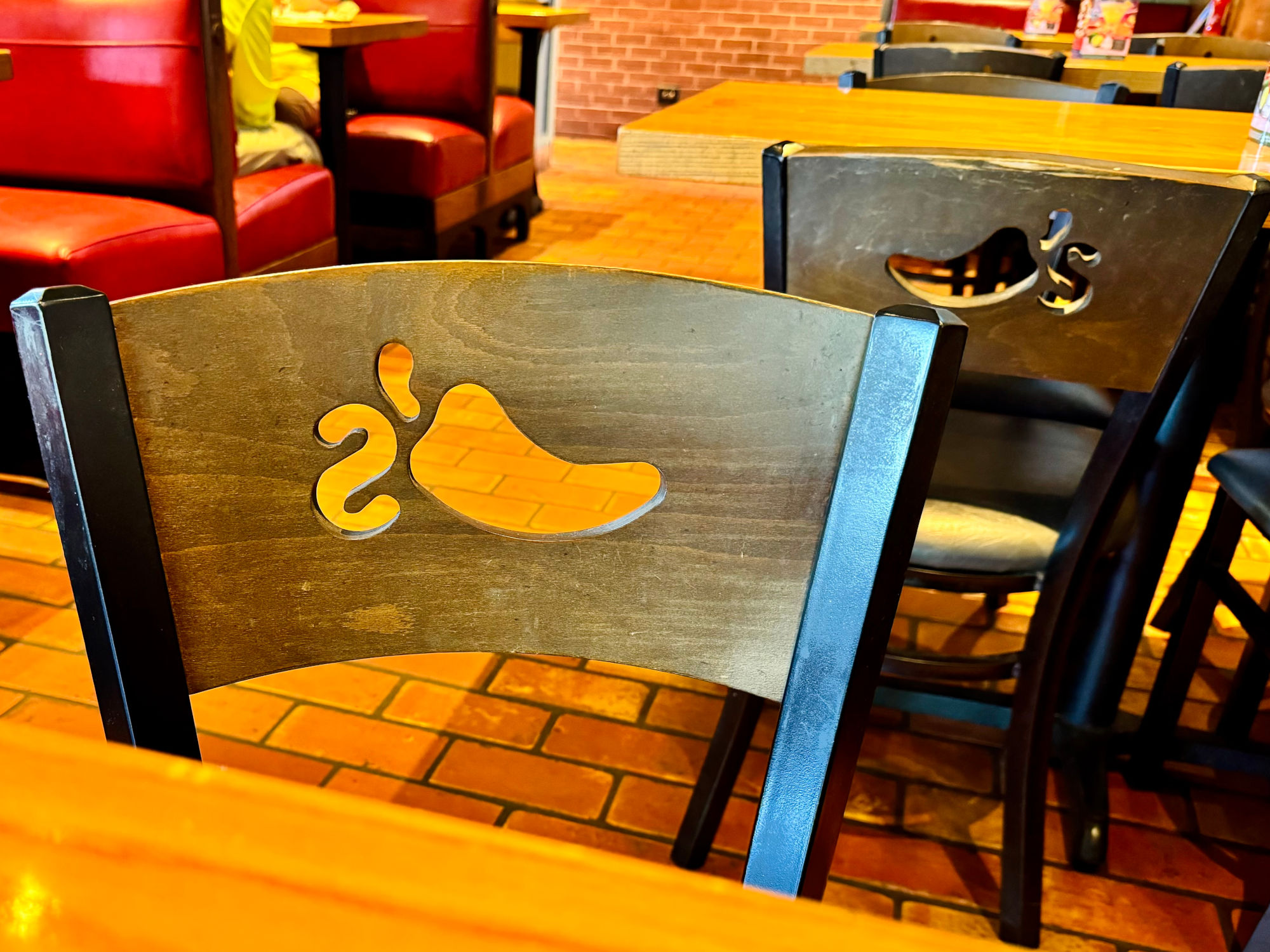 Chili's Chairs