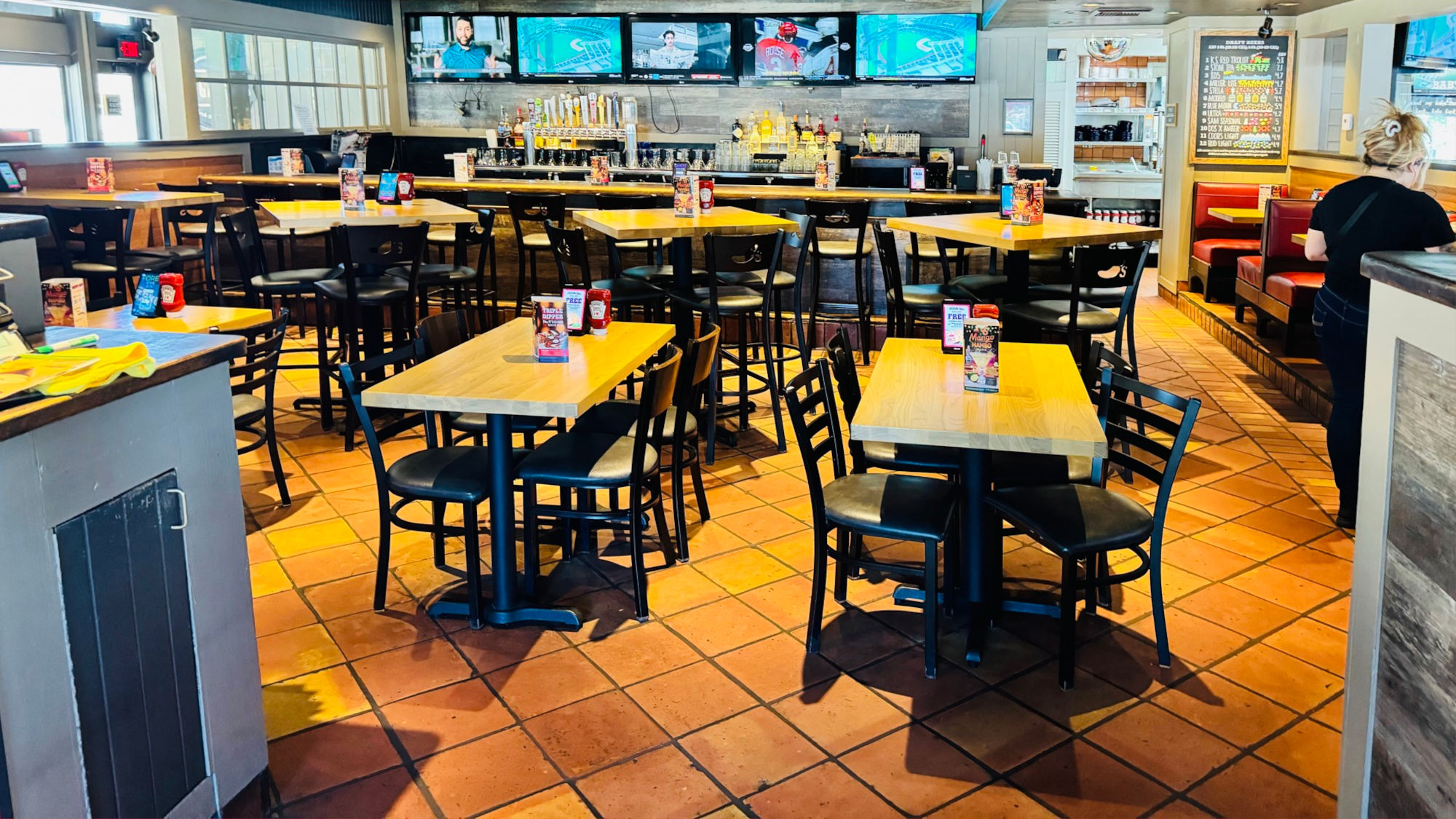 Chili's Northridge Inside