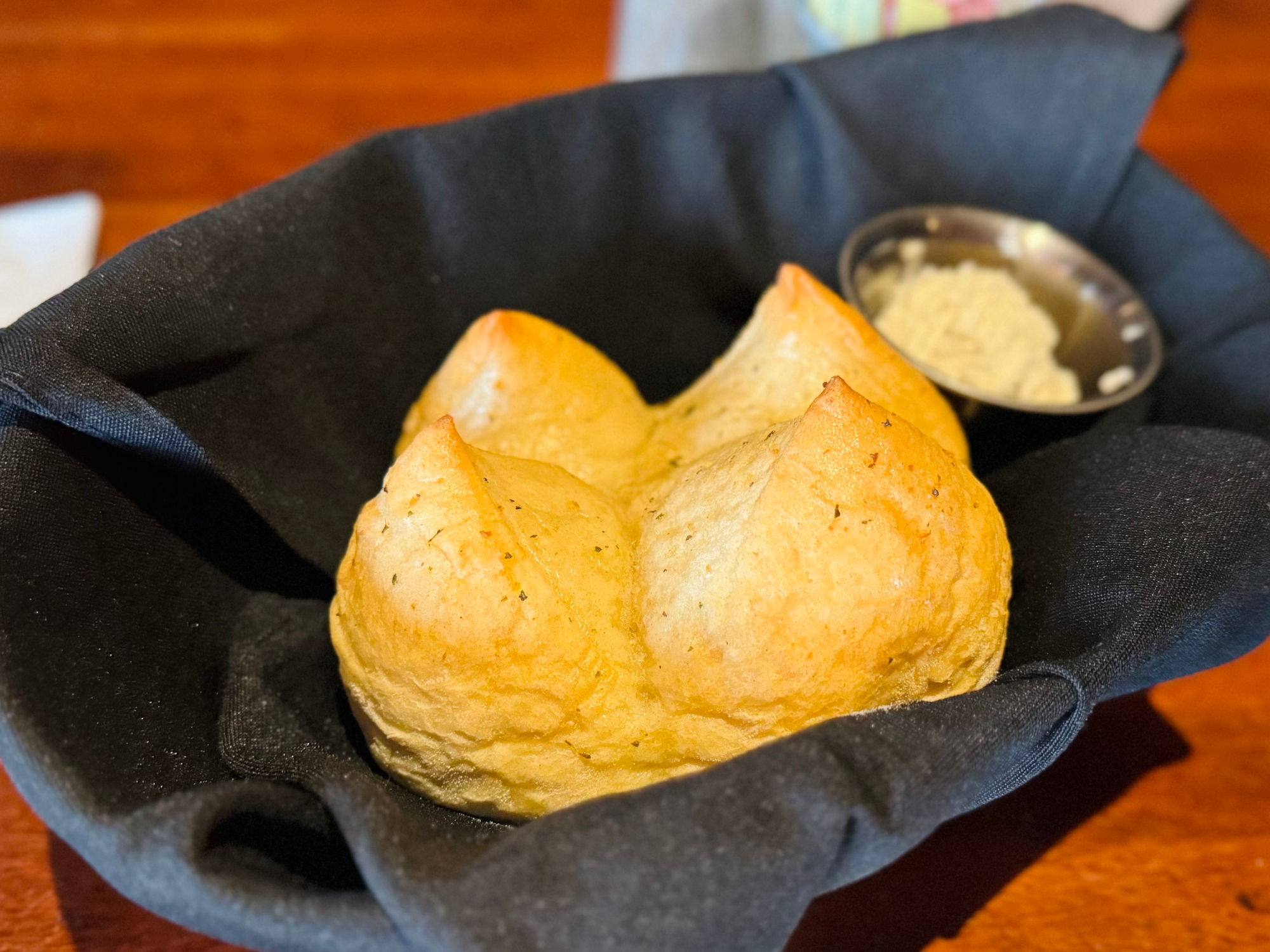 Claim Jumper Table Bread