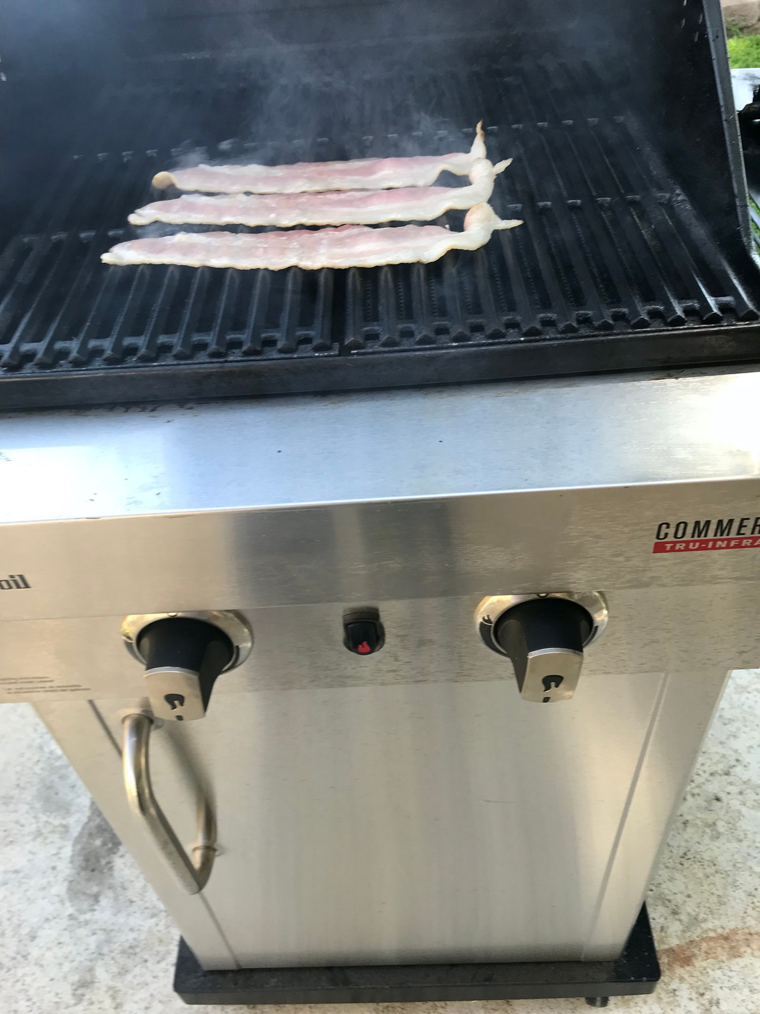 Char-Broil 2 Burner Barbecue Bacon