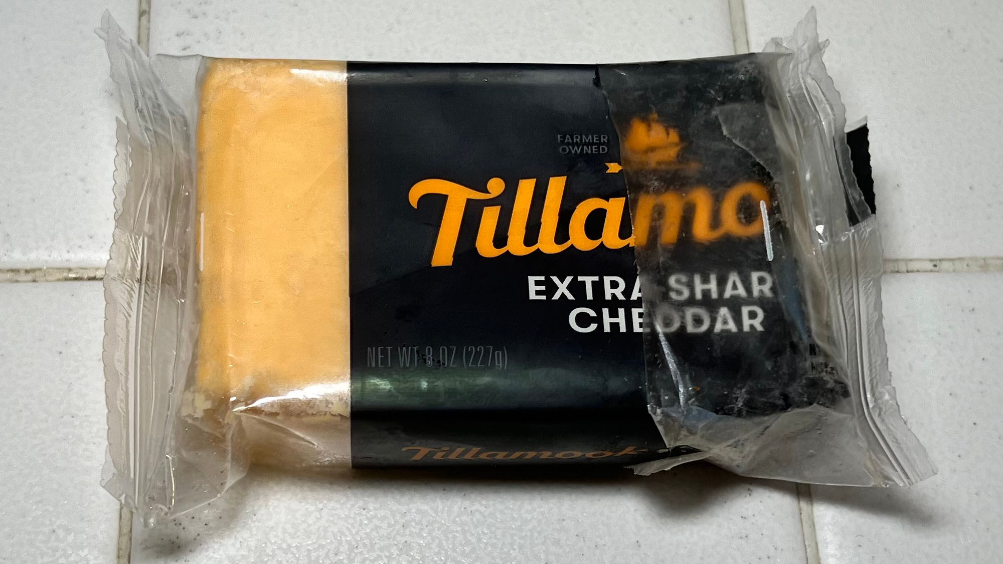Extra Sharp Cheddar Tillamook Re-close