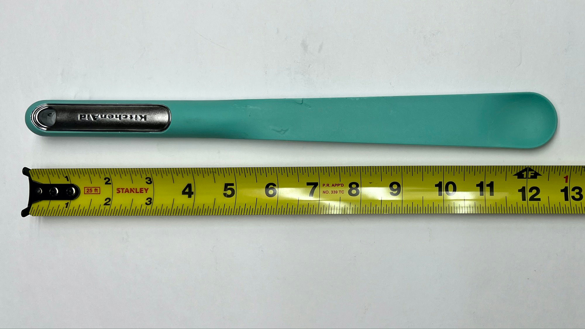 https://www.eatlife.net/want/images/kitchenaid-blender-spatula-12-3-4-inches.jpg