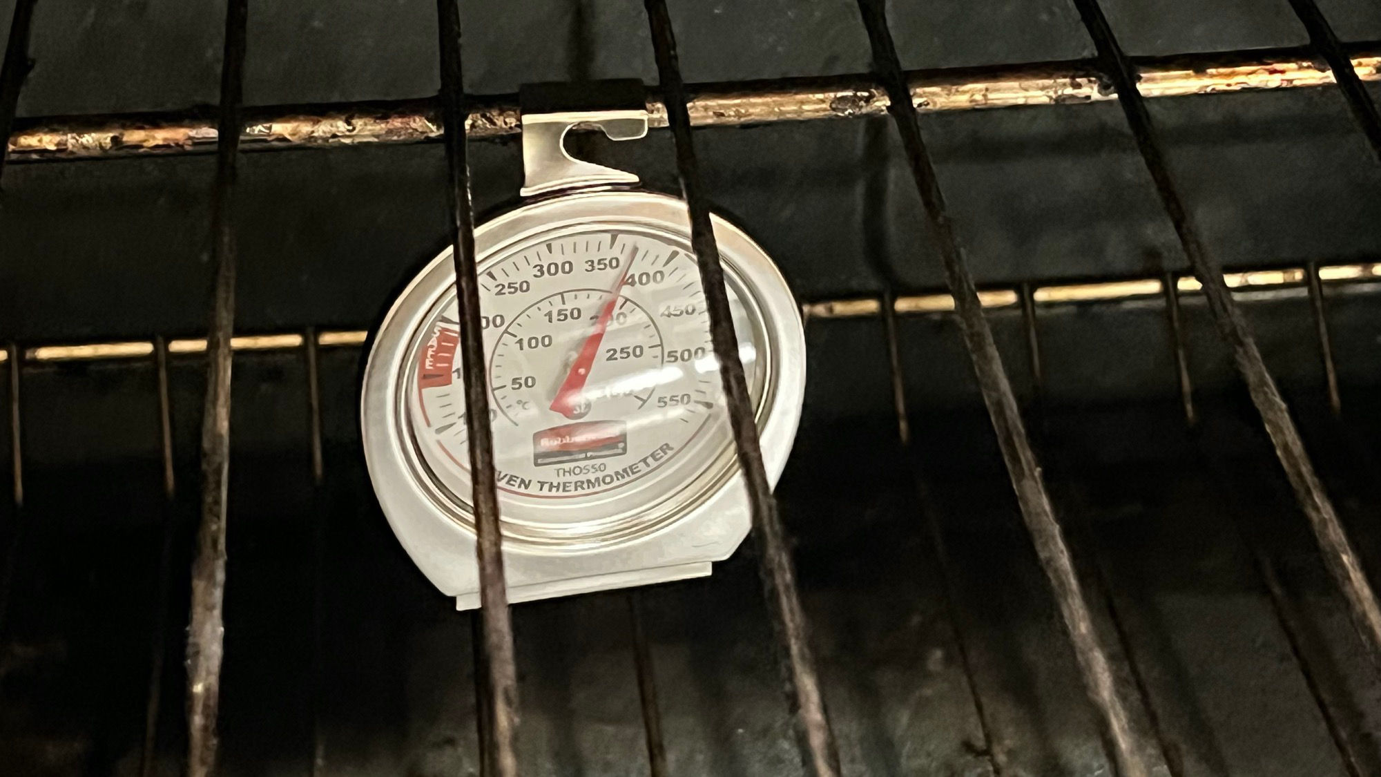 Oven Thermometer Hangs on the Rack