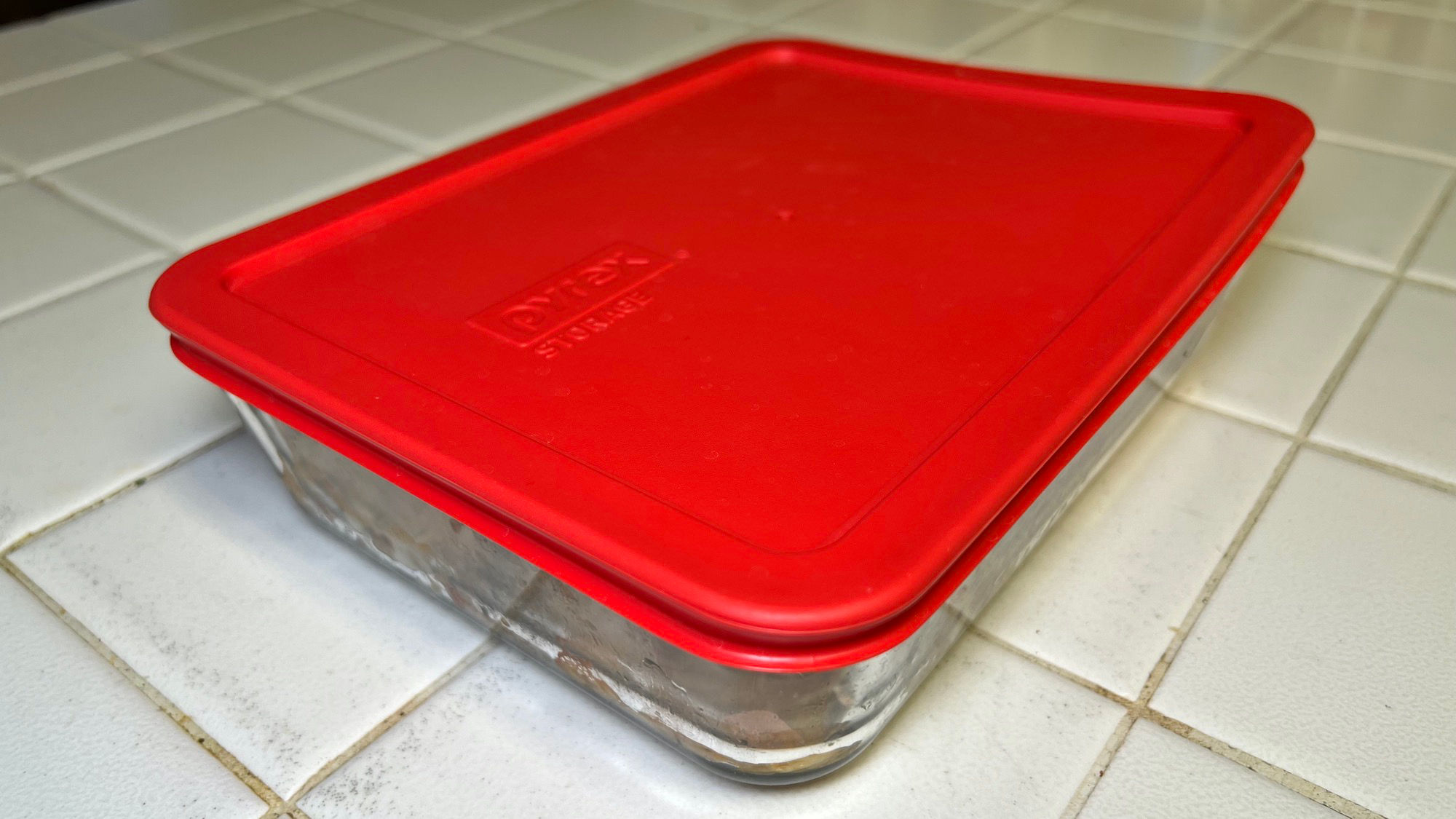 https://www.eatlife.net/want/images/pyrex-6-cup-storage-container.jpg